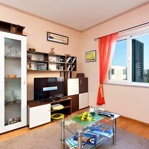 Apartment Lucy, Split