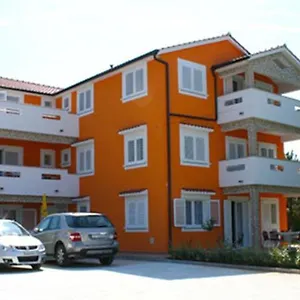 https://villa-san.primorje-gorskikotar.com