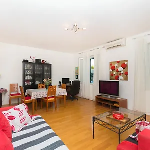 Apartment Leo, Split